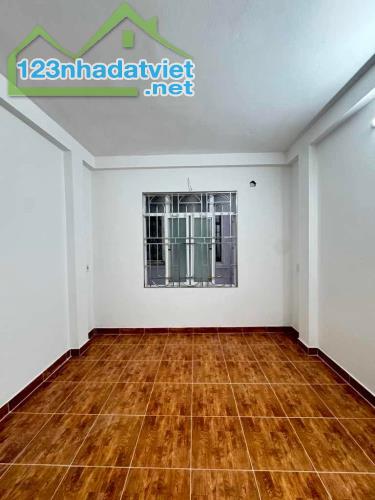 Bán nhà Ngọc Thuỵ Long Biên - 4.99 tỷ - 31m - 4 tầng dân xây - Vài bước ra phố - 3