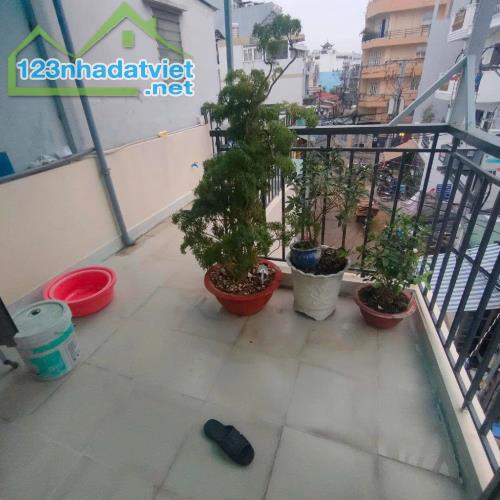 CHÍNH CHỦ CẦN BÁN GẤP – NHÀ 3 LẦU GIÁ CHỈ 3 TỶ – HẺM XE HƠI ÂU CƠ – KHÔNG MUA PHÍ CẢ ĐỜI!