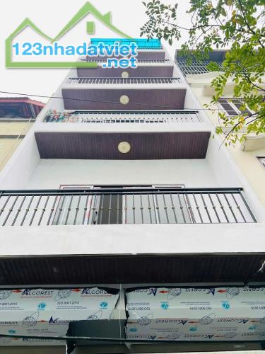 Mặt phố trung tâm quận Hai Bà Trưng DT 80m2x7T thang máy, vỉa hè rộng mặt tiền quyền lực