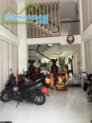 GẤP! Bán Nhà 5 Tầng, Hẻm Nhựa 10m, Thới An 16, Quận12-66m2-Gần Chợ, UBND-Giá Tốt Chỉ 6.6Tỷ - 1