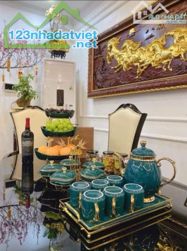 Bán nhà - Nguyễn Chí Thanh, Ba Đình - Nhà phân lô - ngõ ô tô đỗ cửa - 42m x 5T, 16.5 tỷ - 2