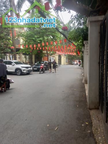 3. Bán nhà Xuân Diệu – Lô góc siêu thoáng – 34m² – Giá 7.7 tỷ – Gần Hồ Tây!  Nhà phố cực