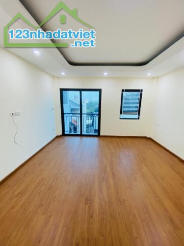 Bán nhà đẹp Phuc Đồng Lô Góc - -Oto tránh- Thang Máy-full Nội Thất- 9,5 tỷ (thương lượng) - 1
