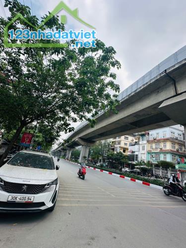 Mặt phố Hoàng Cầu, Đống Đa 88m, 5 tầng, mt 7m, giá 41 tỷ - lô góc, thang máy, thông sàn