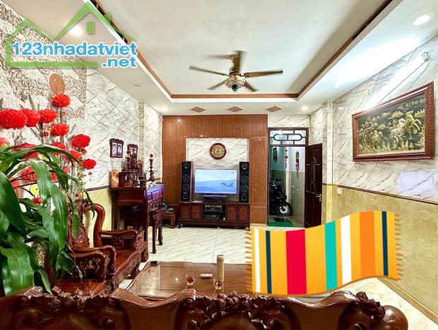 Bán nhà Phường 13 Tân Bình, Cộng Hoà, hẻm xe hơi, thu nhập 30tr/th, giá 10tỷ999 - 2