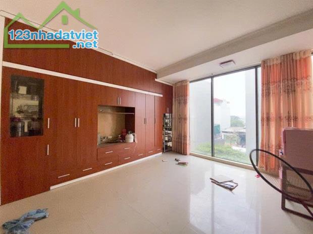 BÁN NHÀ ĐẸP THOÁNG SÁNG RỰC RỠ PHỐ 19 - 5, HÀ ĐÔNG 8 TỶ - 1
