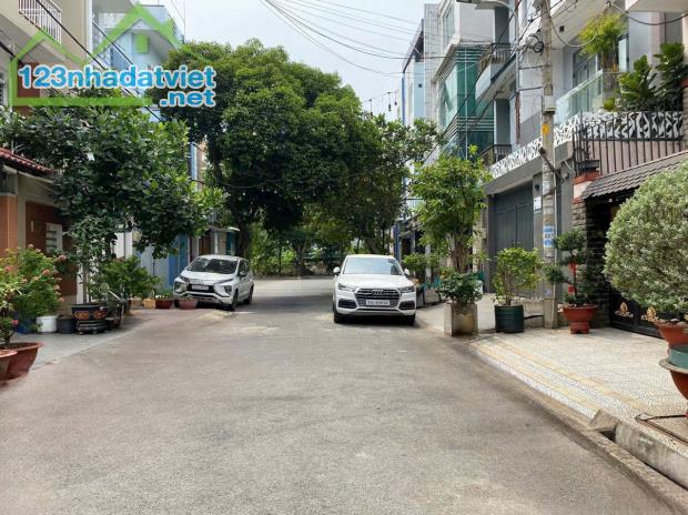 Siêu phẩm 5 lầu mới có T.máy ngang 5m 60m2 vài bước đi siêu thị Emart Phan Huy Ích 9.8 tỷ.