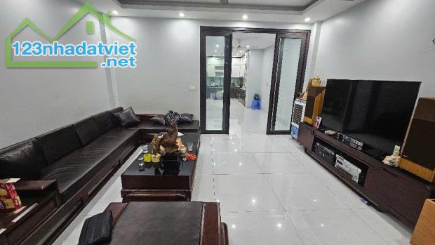 BÁN NHÀ ĐẸP THOÁNG SÁNG RỰC RỠ PHỐ TÔ HIỆU,HÀ ĐÔNG 8 TỶ