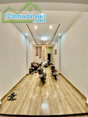 BÁN NHÀ MỚI  4.5 TỶ, HXH, 2 TẦNG, SÁT MẶT TIỀN, HOÀN CÔNG ĐỦ, NGAY PHÚ THỌ HÒA,TÂN PHÚ - 2