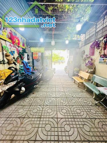 MẶT TIỀN KẾ PHẠM THẾ HIỂN - P.4 QUẬN 8 - 85M² - NGANG 5M - 3 TẦNG - 3 PN - XE HƠI VÀO NHÀ - 1