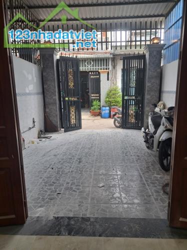Bán nhà Trệt Lầu Đông Hòa,đường_Sân xe hơi,cách đường lớn chỉ 50m