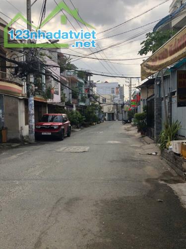 BÁN NHÀ ĐẸP  VÀO Ở NGAY  KHU TÊN LỬA  HẺM 6M THÔNG DÒNG TIỀN 12TR/TH HƠN 3 TỶ