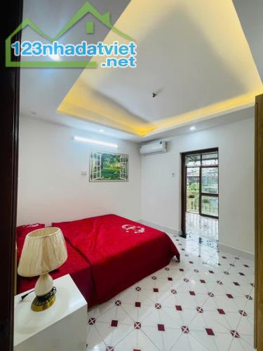Bán Nhà Căn Góc 4 Ngủ – View Phố – Gần Phố Huế
