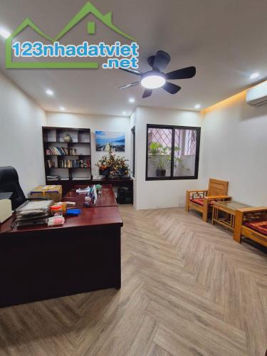 CĂN ĐẸP NHẤT PHÂN KHÚC PHỐ LIỄU GIAI !! 125M2 - 9M MẶT TIỀN - 30.5 TỶ - CỰC GẦN PHỐ - 1