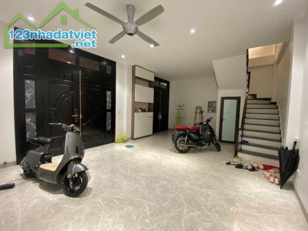 Bán nhà Phố Bạch Mai - Ngõ nông rộng - 38m2 x 5 tầng - Thiết kế cực đẹp - Sổ vuông như A4 - 4