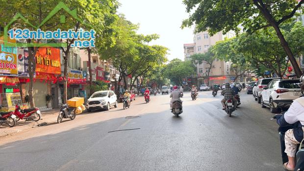 HƠN 8 TỶ, NHÀ NGỌC LÂM 40M, 4T, MT4M, Ô CHỜ THANG MÁY, CÁCH 20M RA SÂN XE 45 CHỖ QUAY ĐẦU. - 1