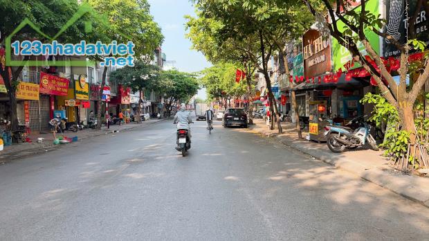 HƠN 8 TỶ, NHÀ NGỌC LÂM 40M, 4T, MT4M, Ô CHỜ THANG MÁY, CÁCH 20M RA SÂN XE 45 CHỖ QUAY ĐẦU. - 2