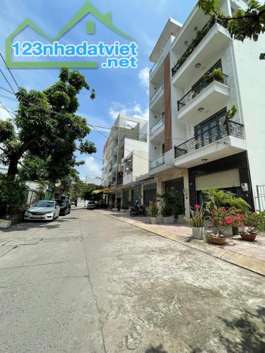 Hai mặt tiền Dương Bá Trạc ngang 6m bề thế xây dựng 7 tầng