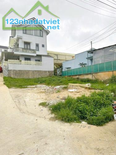 Giảm Sâu 9,2 Tỷ Còn 8,5 Tỷ Ra Lộc Thêm bán đất 2 mặt tiền khu nam hồ phường 11 Đà Lạt - 3
