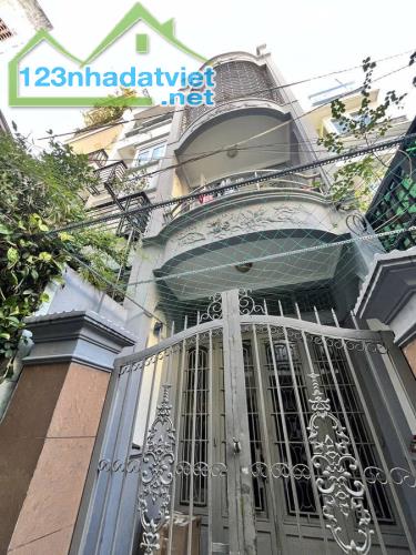 Bán nhà HXH CMT8, Q3 – 3 tầng, 49m2 BTCT Sổ vuông Dòng tiền 12tr giá chỉ 9.5 tỷ thương