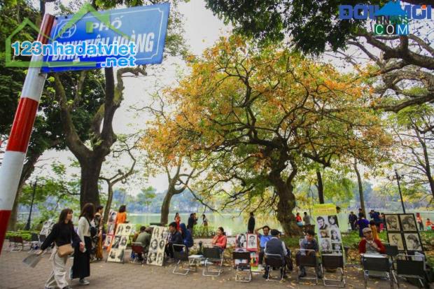 ⚜️ VIP CỦA VIP, NHÀ 2 MẶT PHỐ ĐINH TIÊN HOÀN, CẦU GỖ VIEW HỒ GƯƠM 107M2 MT 4.5M, CHỈ 200