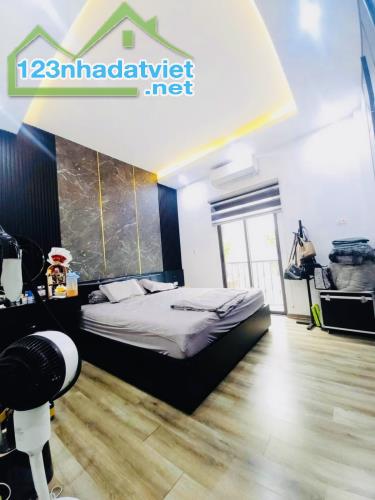 HƠN 5 TỶ CÓ NHÀ ĐẸP HỒ BA MẪU 30M2 x 4 TẦNG x 3 NGỦ, FULL NỘI THẤT, VỀ Ở NGAY