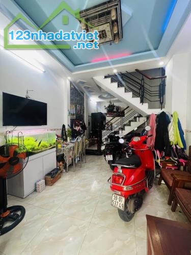 Tôi cần bán căn nhà Nguyễn Tri Phương, Q10, (3,6x12), Giá 3.8 tỷ