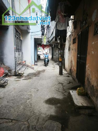 BÁN đất 2.5 tỷ  tại Trương Định Hoàng Mai Hà Nội diện tích 30m2 Đất x mặt tiền 4.4m - 2