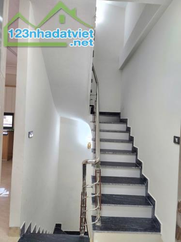 Bán nhà Lệ Mật,Việt Hưng 6 tầng,50m,mt6m oto vào nhà nhỉnh 8 tỷ - 5