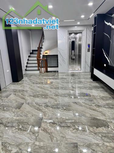 BÁN nhà 19.2 tỷ tại đường Hoàng Mai Hoàng Mai HN S: 50m2 x nhà 7 tầng x mặt tiền 4.2m - 2