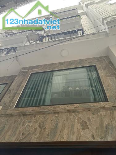 Bán nhà Bồ Đề Long biên 31m 6t 7.5 tỷ ô tô đỗ cổng ngõ rộng