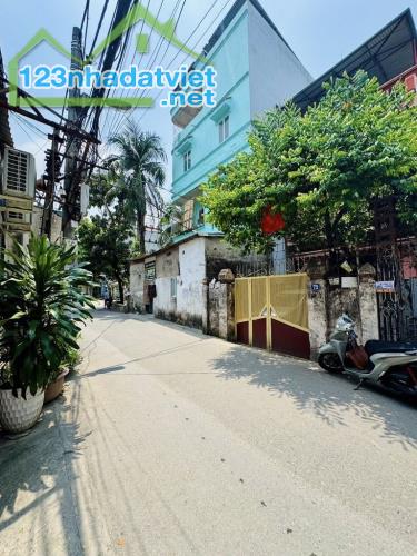 Tân Mai- Đất- Mặt Ngõ thông- Ô tô tránh- Kinh doanh- Xây Văn phòng- 66m2- 200tr/m- Còn bớt