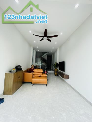Ô TÔ 7 CHỖ VÀO NHÀ - NGÕ THÔNG - THANG MÁY - FULL NỘI THẤT XỊN - 2