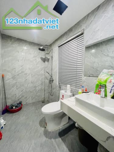 Ô TÔ 7 CHỖ VÀO NHÀ - NGÕ THÔNG - THANG MÁY - FULL NỘI THẤT XỊN - 4