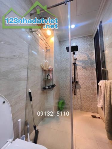 Bán Nhà đẹp bát khối DT 35M, MT 4M,ngõ thông,ô tô đỗ cửa. Nhỉnh 6 Tỷ + VỊ trí: Nhà nằm tại - 2
