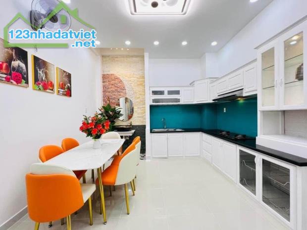 Mặt tiền xe hơi Bùi Minh Trực, ngang 4m5, Nhà đẹp lung linh chỉ 9 tỷ nhỉnh - 3