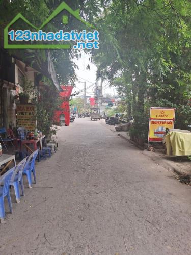 Bán nhà mặt phố Ngọc Thuỵ 105m 4t mt5m 14.2 tỷ ô tô tránh, kinh doanh