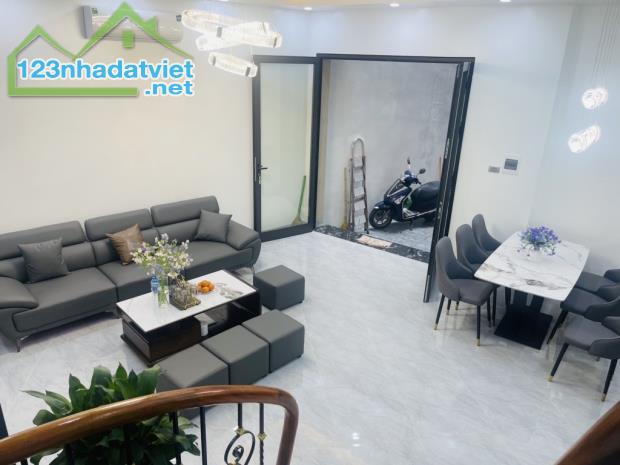 NHÀ HÒA BÌNH - MINH KHAI DT 56M2 - 5 TẦNG - GIÁ CHÀO : 9.8 TỶ