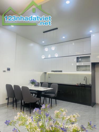 NHÀ HÒA BÌNH - MINH KHAI DT 56M2 - 5 TẦNG - GIÁ CHÀO : 9.8 TỶ - 3