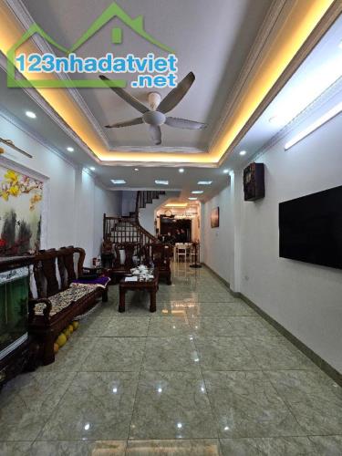 Nhà 4 tầng Dân xây Thanh Am, 2 thoáng trước sau, ô tô đỗ cửa, 56m, MT 3.4m, nhỉnh 6 tỷ