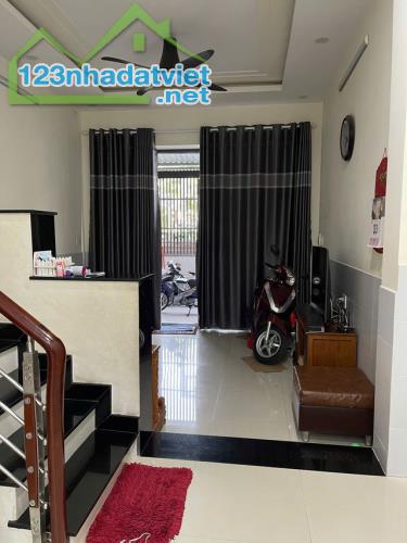 Nhà Mới 3Tầng Cách Nặt Tiền 15M Hẻm Thẳng Xe Hơi Sổ Vuông 60m2 Gía 6,6 Tỷ Thương Lượng