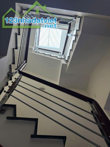 Nhà Mới 3Tầng Cách Nặt Tiền 15M Hẻm Thẳng Xe Hơi Sổ Vuông 60m2 Gía 6,6 Tỷ Thương Lượng - 4
