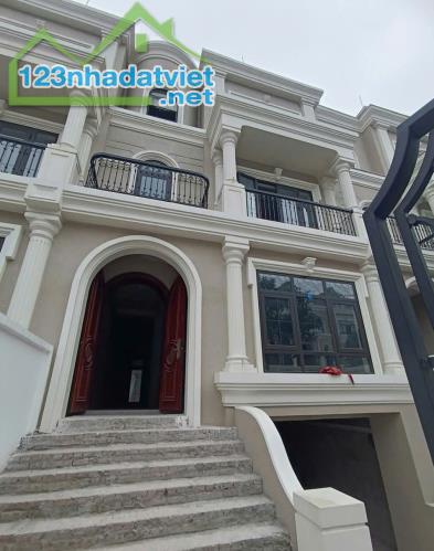 🌺🌺🌺🌺BIỆT THỰ ĐẲNG CẤP TẠI CIPUTRA - TÂY HỒ - KHÔNG GIAN SỐNG XANH - ĐẲNG CẤP  - THIẾT - 1