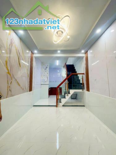 SÁT MẶT TIỀN HOÀNG DIỆU 
TRUNG TÂM Q4 
DIỆN TÍCH SD 84 M2
CÓ 4 TỶ