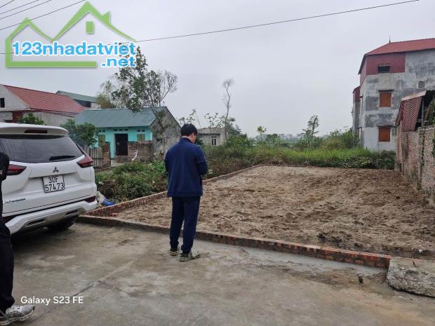Bán đất Gia Bình, Bắc Ninh. 85m2 * mt 5m * 2,05 tỷ. đường ô tô, lô góc - 2