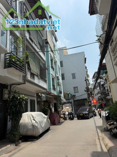 Giảm thêm 300 triệu-giá mới 5.8 tỷ-nhà mới 5 tầng 3 ngủ-Văn Miếu, Đống Đa