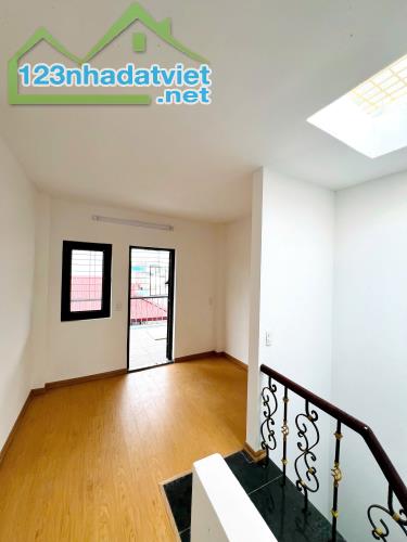 Giảm thêm 300 triệu-giá mới 5.8 tỷ-nhà mới 5 tầng 3 ngủ-Văn Miếu, Đống Đa - 1