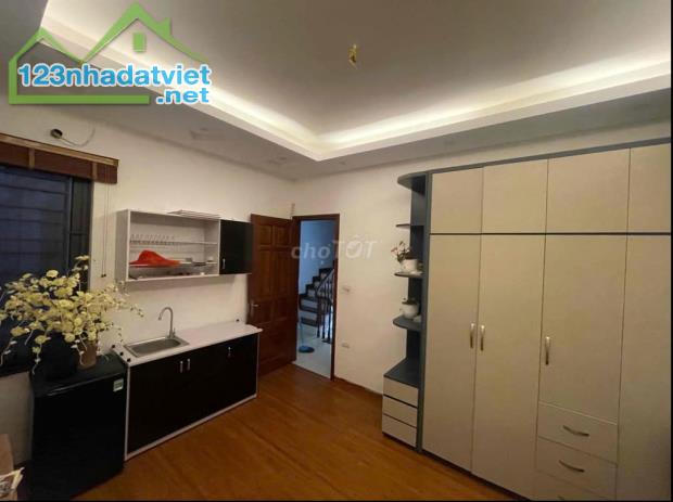 Bán nhà riêng Trương Định, Hoàng Mai 40m x 7T giá 9 tỷ, 10pkk, full đồ, cho thuê hơn 30tr/