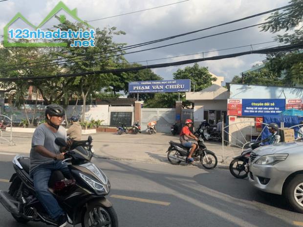 Nhà Mới 3Tầng Cách mặt Tiền 15M Hẻm Thẳng Xe Hơi Sổ Vuông 83m2 Gía 6,5 Tỷ Thương Lượng - 1