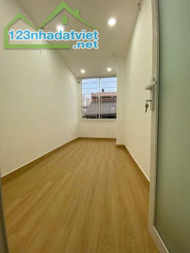 Bán nhà mặt hẻm CHỢ TRẦN XUÂN SOẠN P.Tân Hưng Q7. - 2